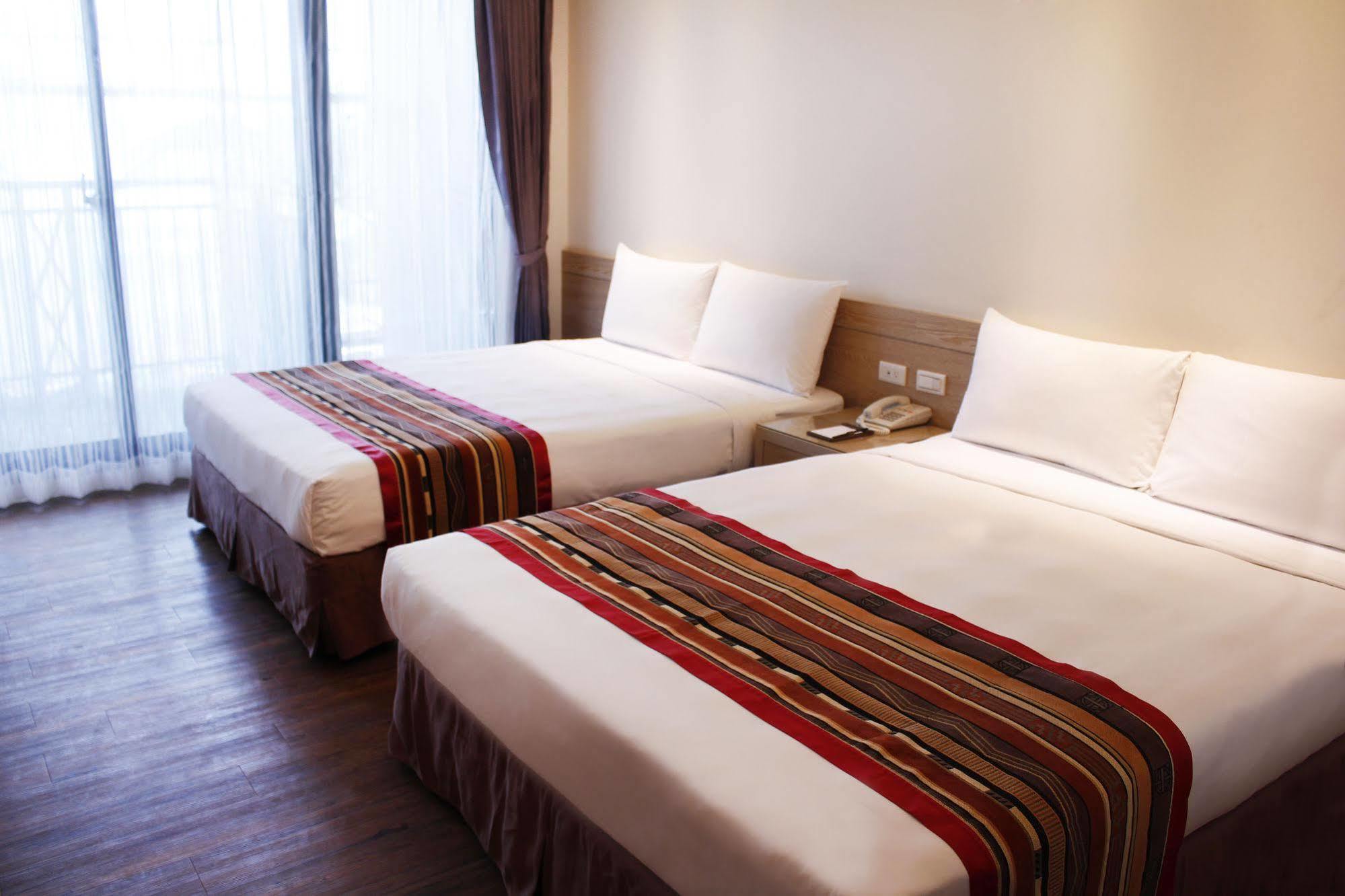 Naruwan Galaxy Hotel T'ai-tung Eksteriør billede