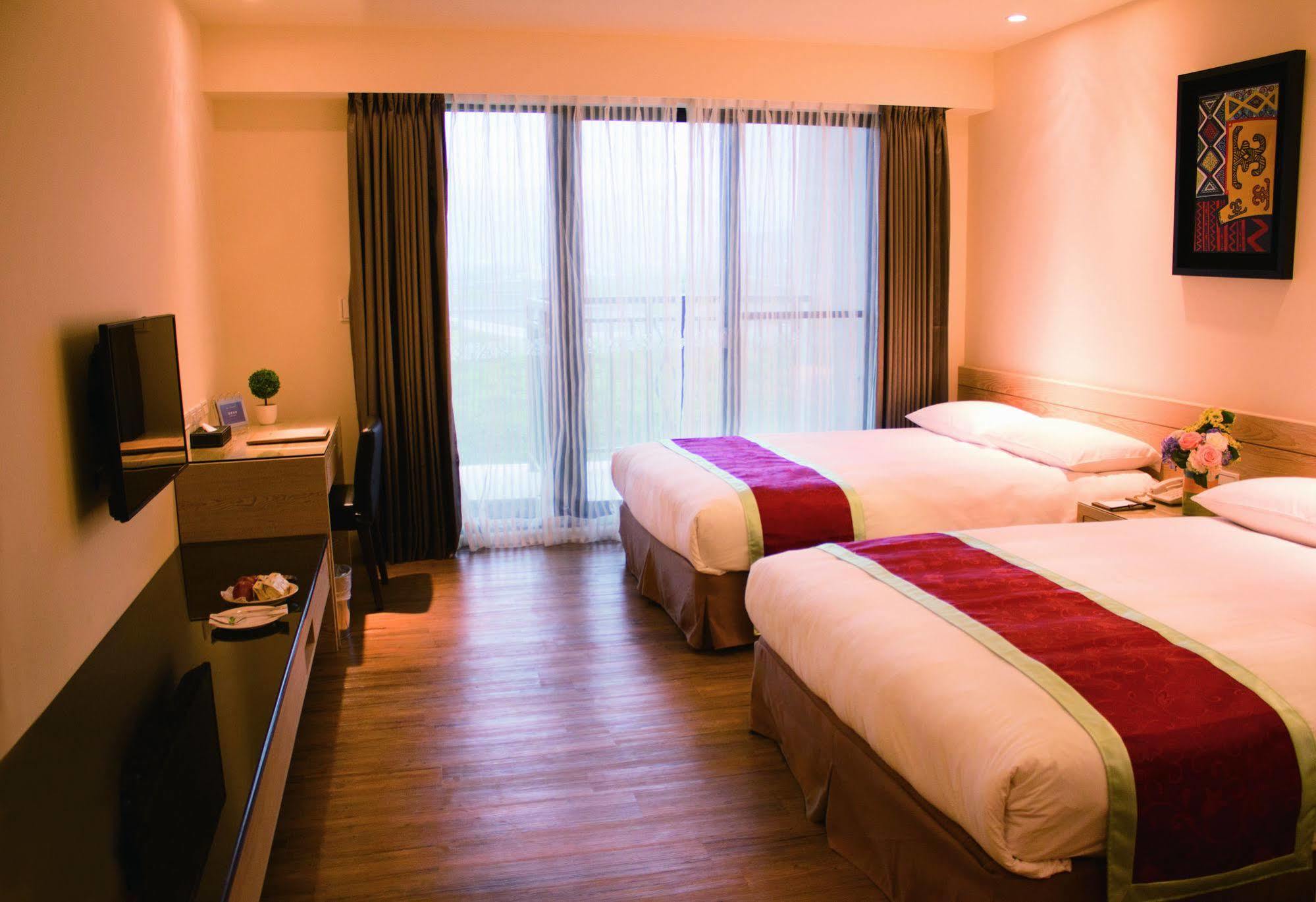 Naruwan Galaxy Hotel T'ai-tung Eksteriør billede